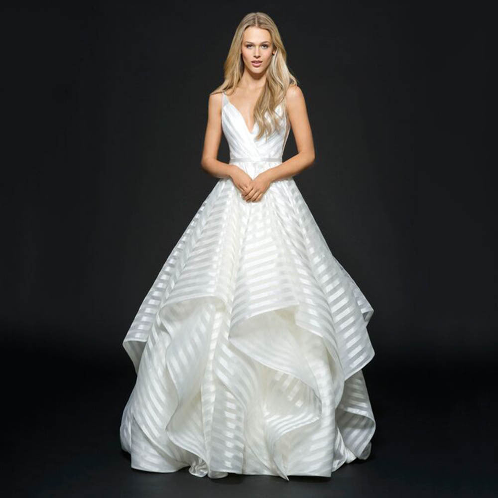 2025 New Backless Lace Mid-Waist Small Tail Beautiful Accessible Luxury White Small Fresh Simple Wedding Dress