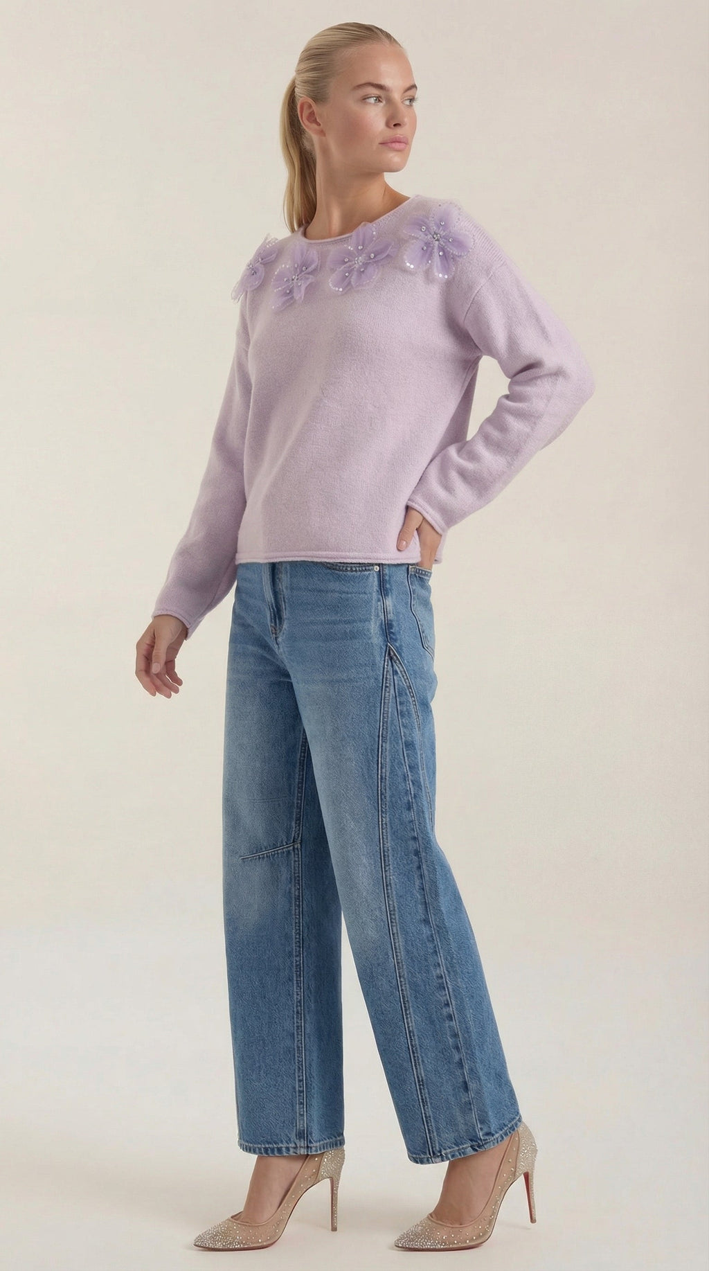 Suéter con diseño floral y escote redondo