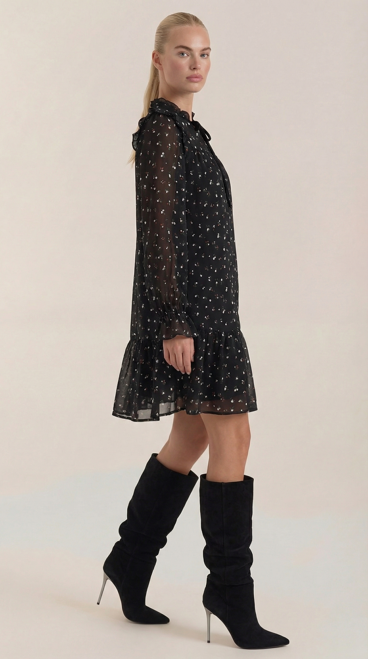 Katie Vestido Corto con Volantes