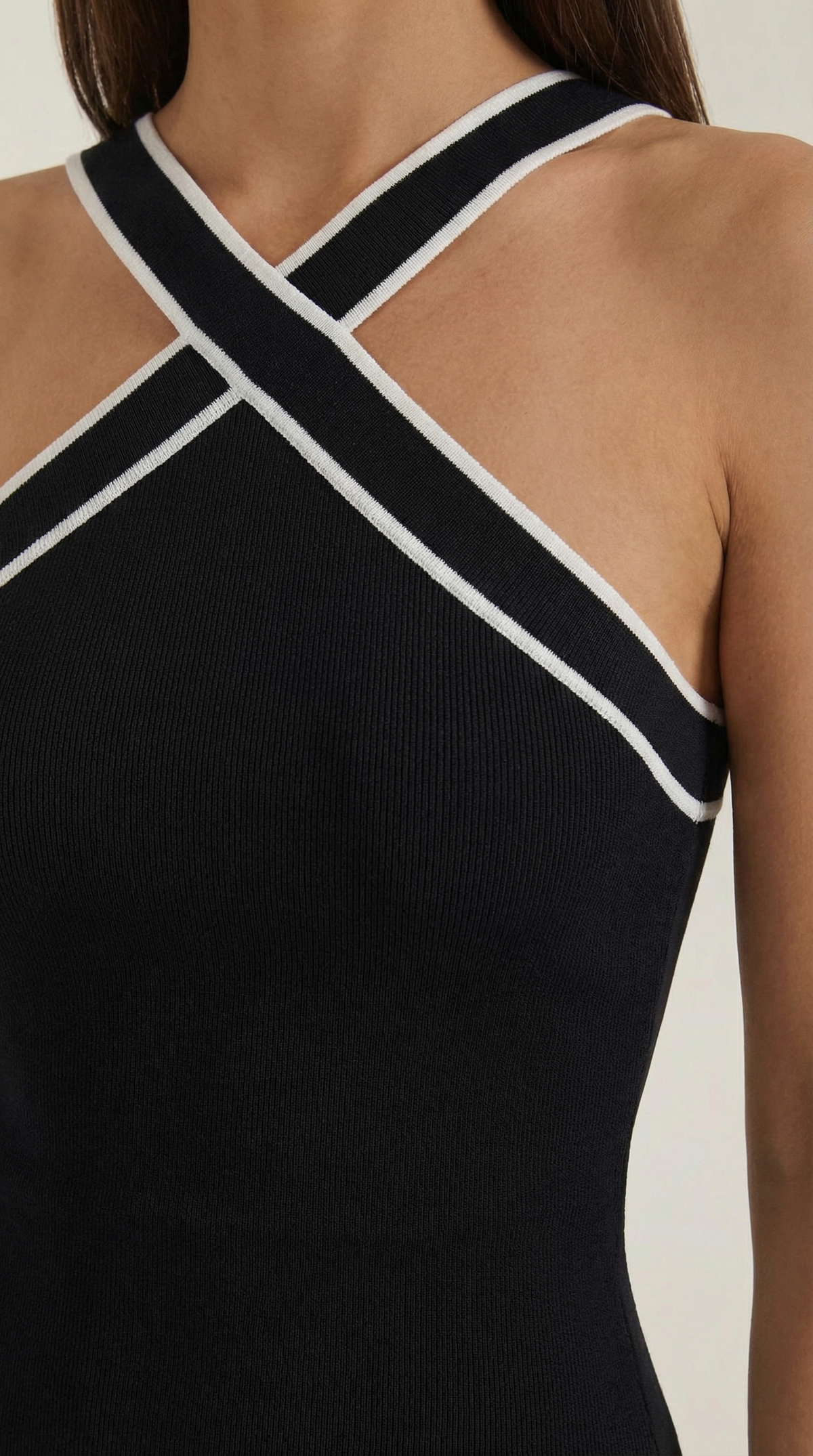 Top Halter Nia con Diseño entrelazado