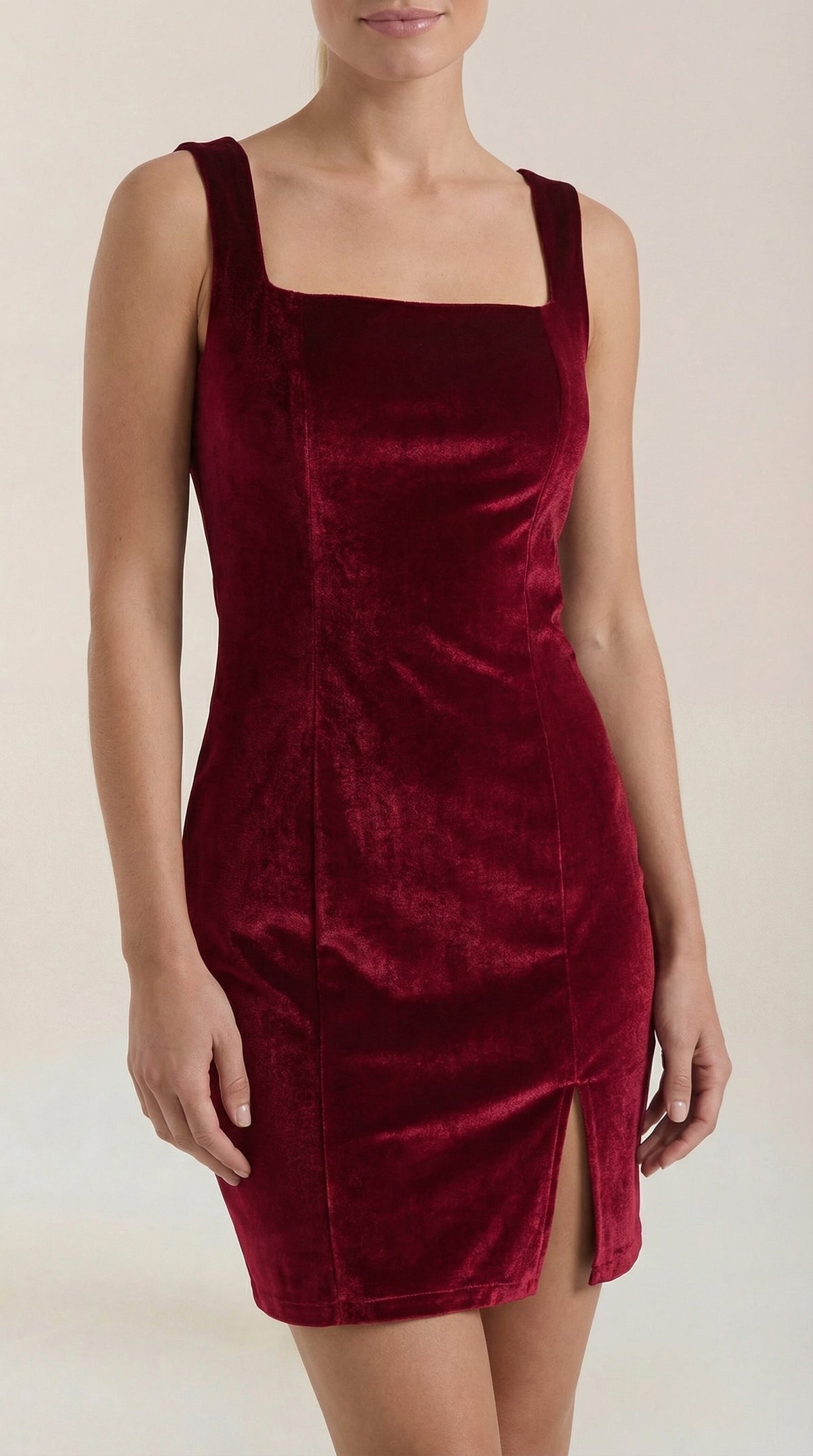 Vestido Mini de Terciopelo Rachelle con Escote Cuadrado