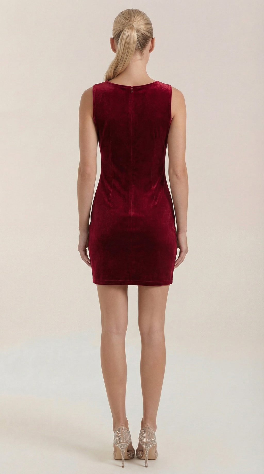 Vestido Mini de Terciopelo Rachelle con Escote Cuadrado