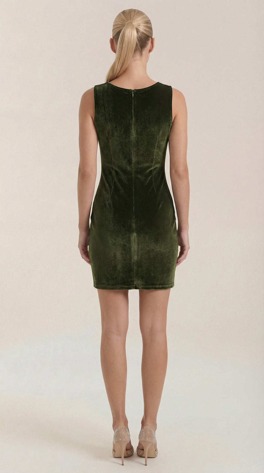 Vestido Mini de Terciopelo Rachelle con Escote Cuadrado