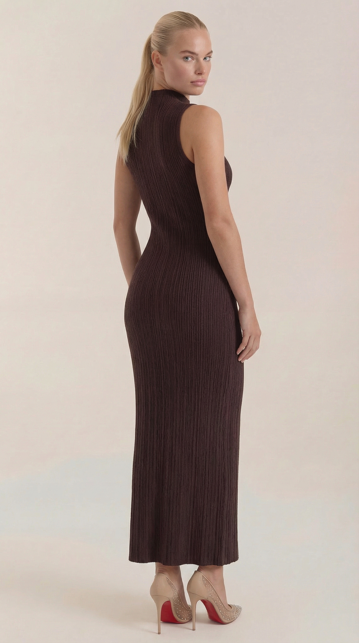 Vestido midi ajustado de cuello alto Sonia