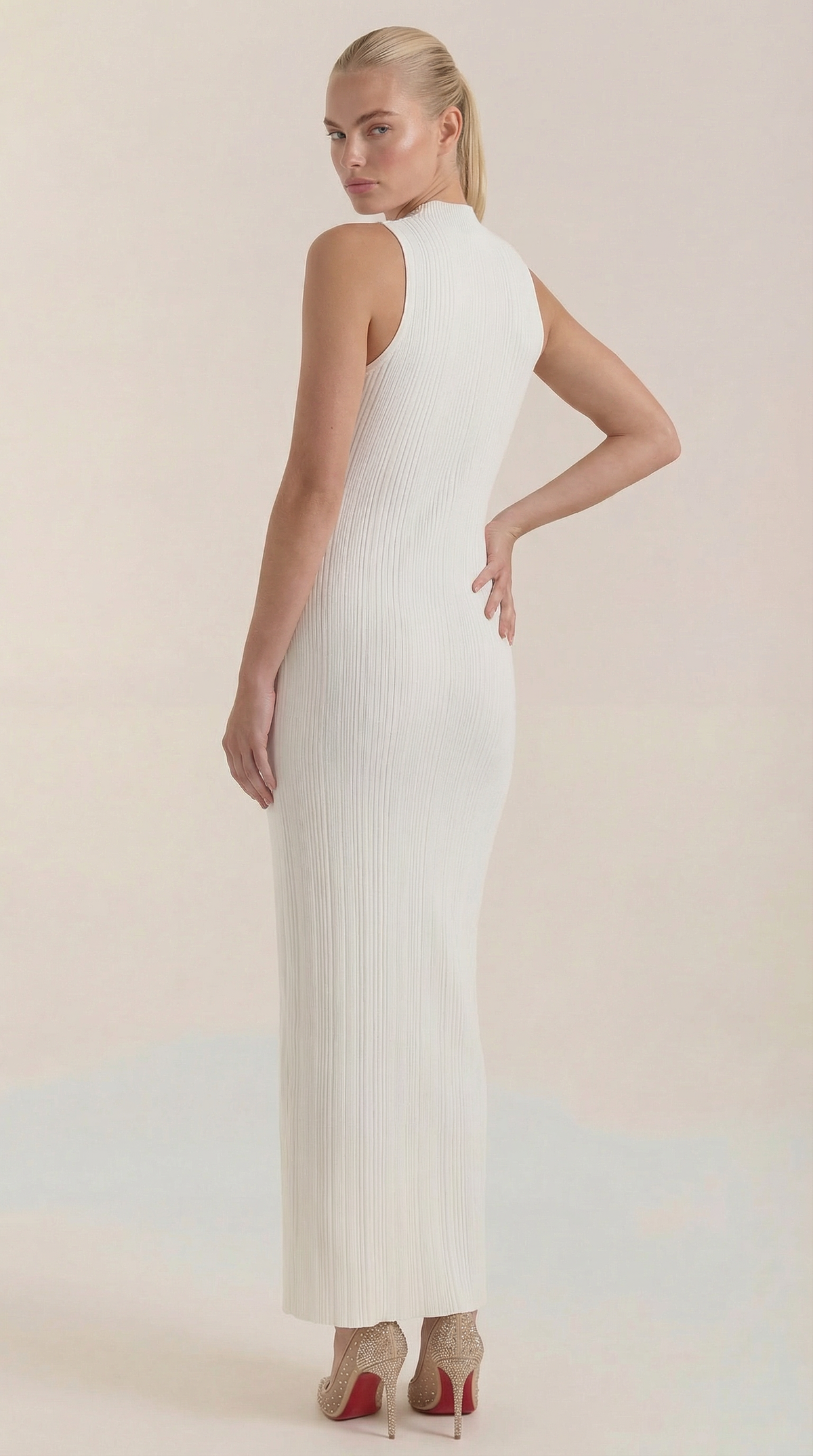 Vestido midi ajustado de cuello alto Sonia