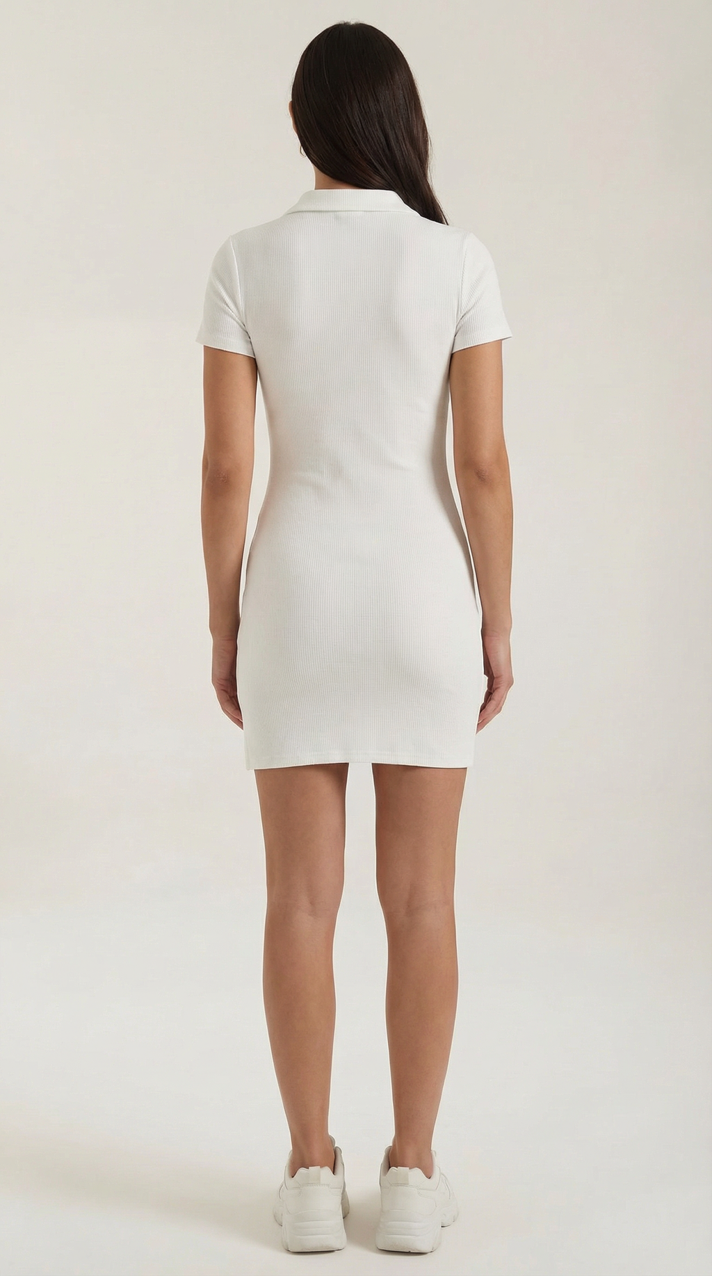 Vestido Corto Ceñido de Zara