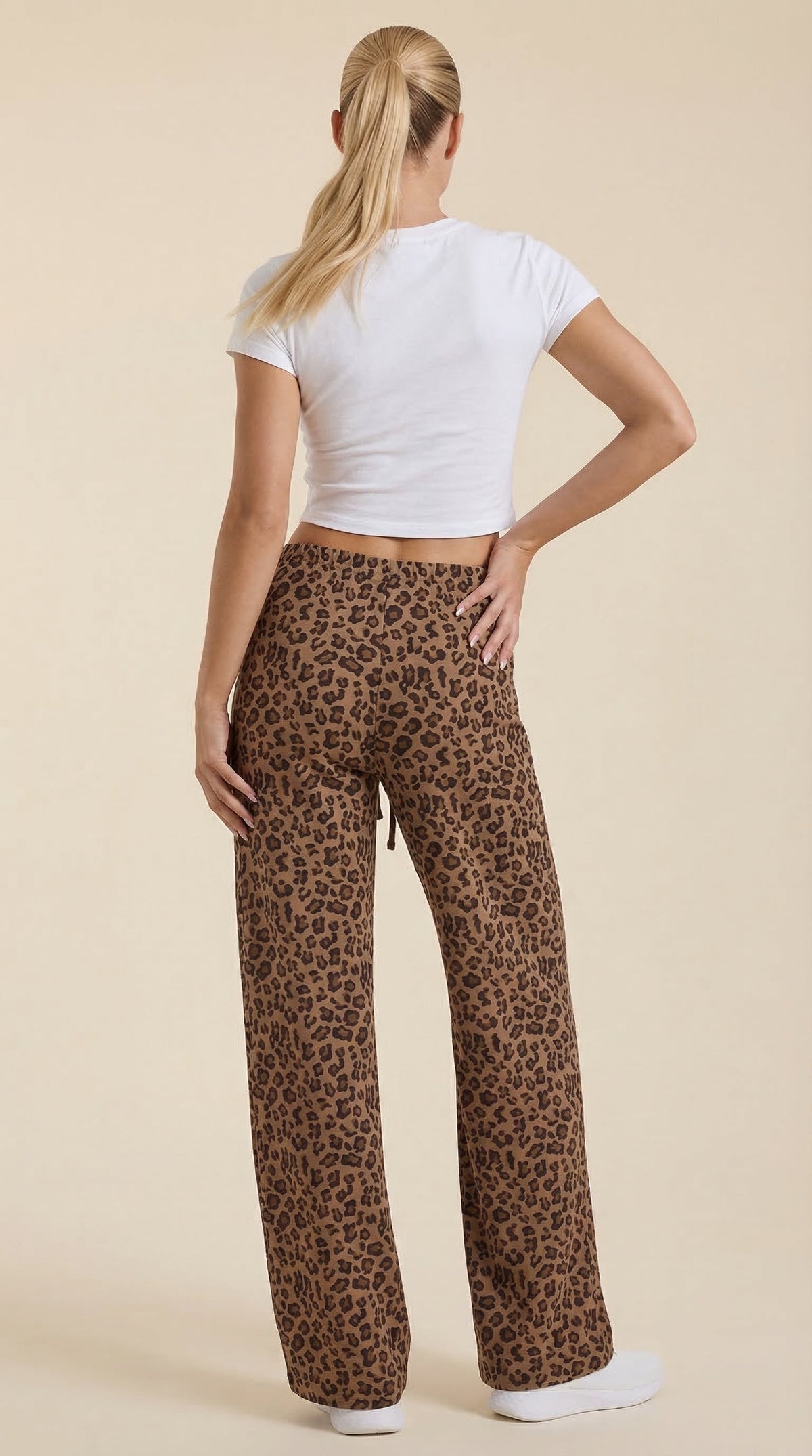 Pantalón Cleo de Estampado Animal con Corte de Pierna Ancha