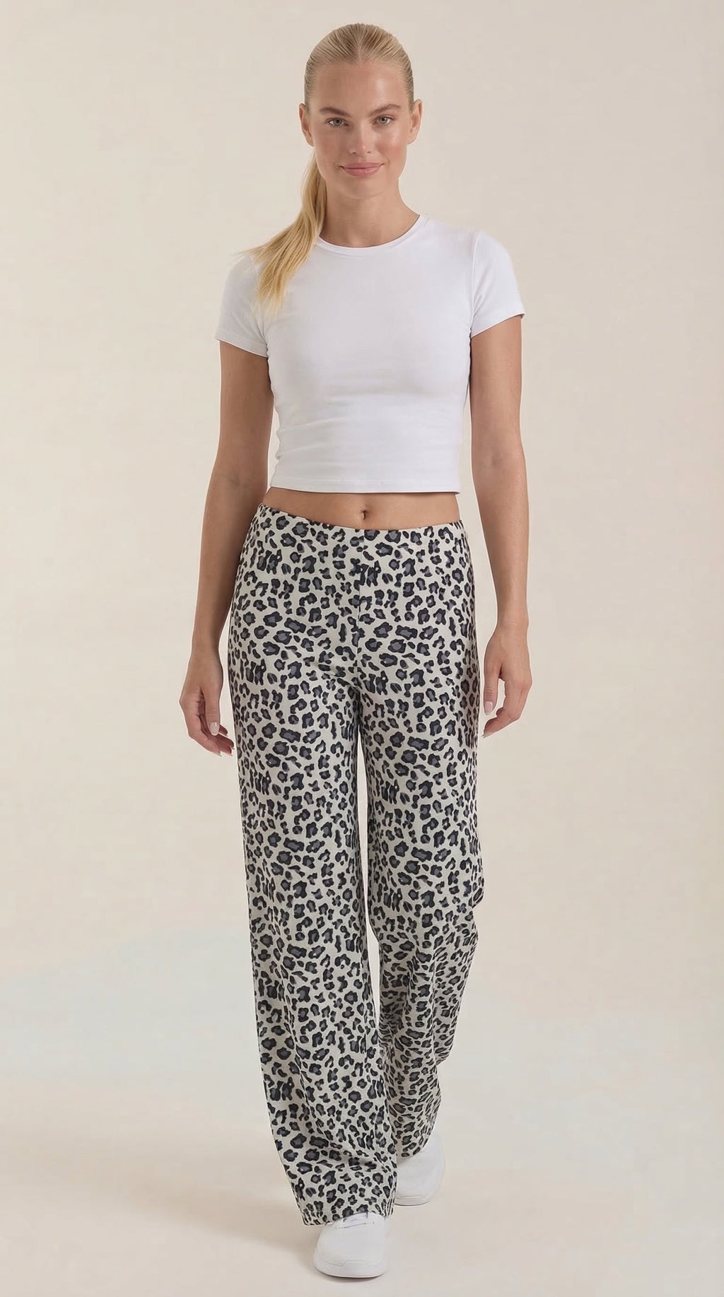 Pantalón Cleo de Estampado Animal con Corte de Pierna Ancha
