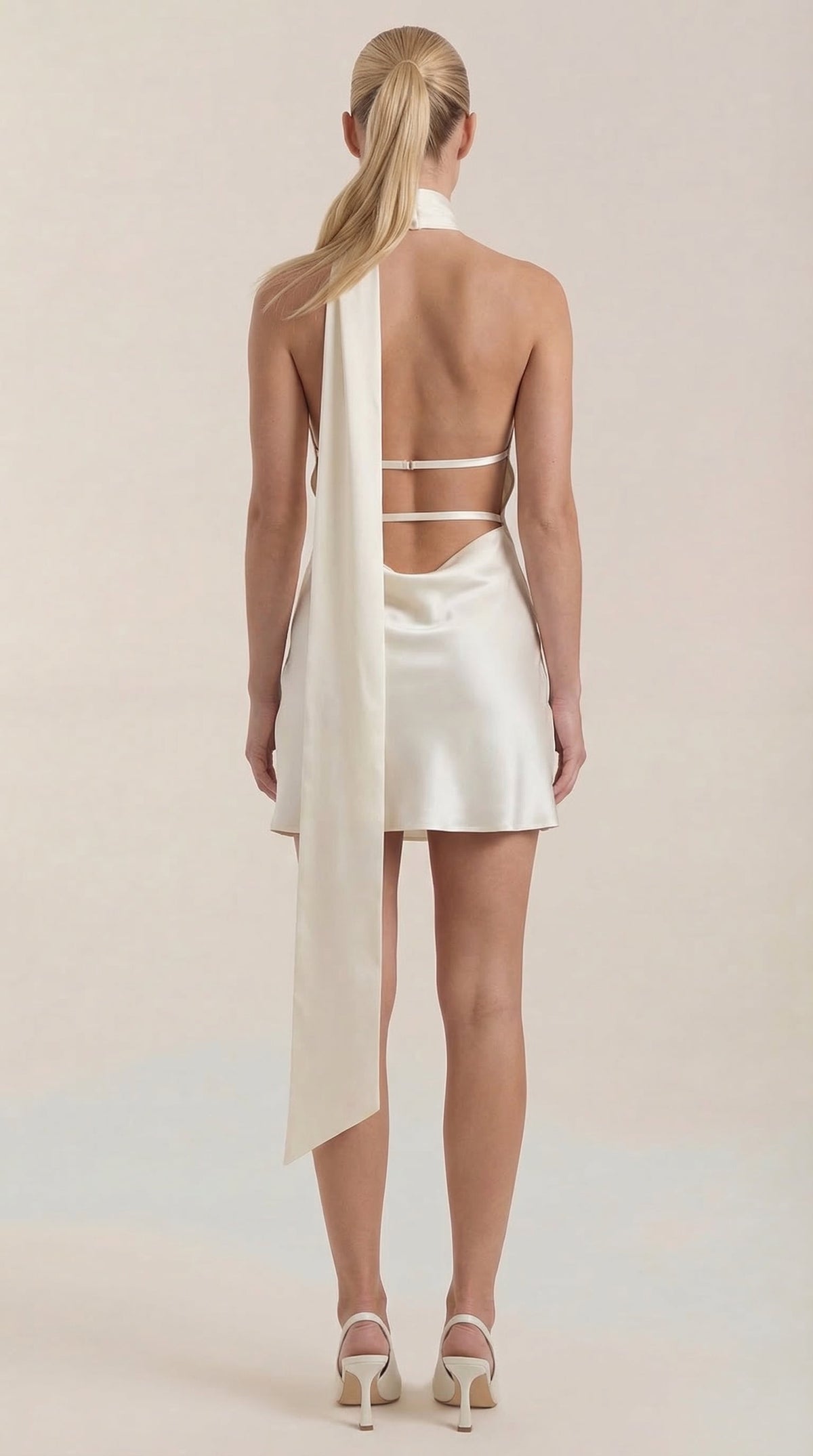 Mini Vestido de Satén con Bufanda Estilo Dolly