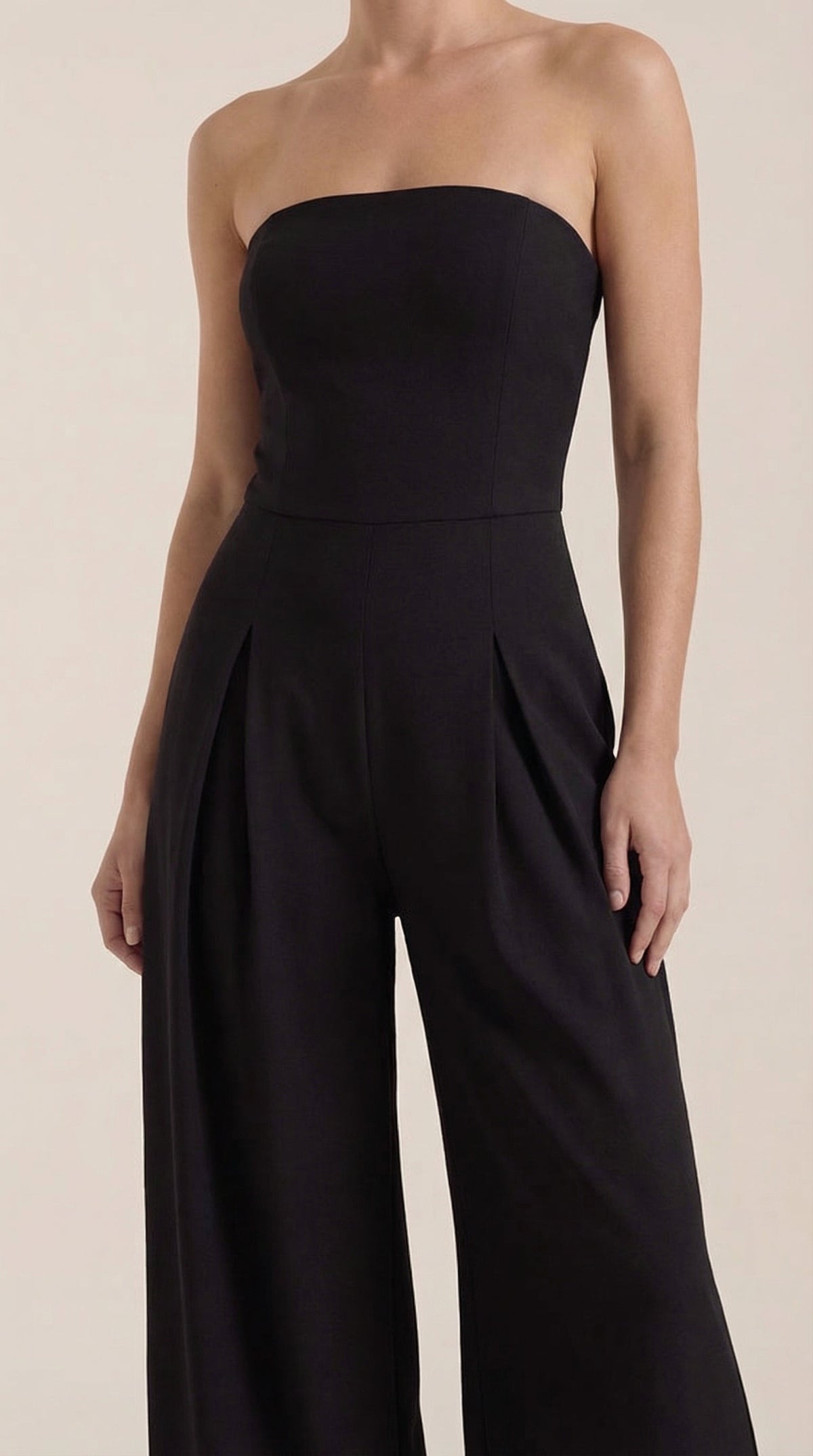 Mono Eliza Sin Tirantes con Pierna Amplia