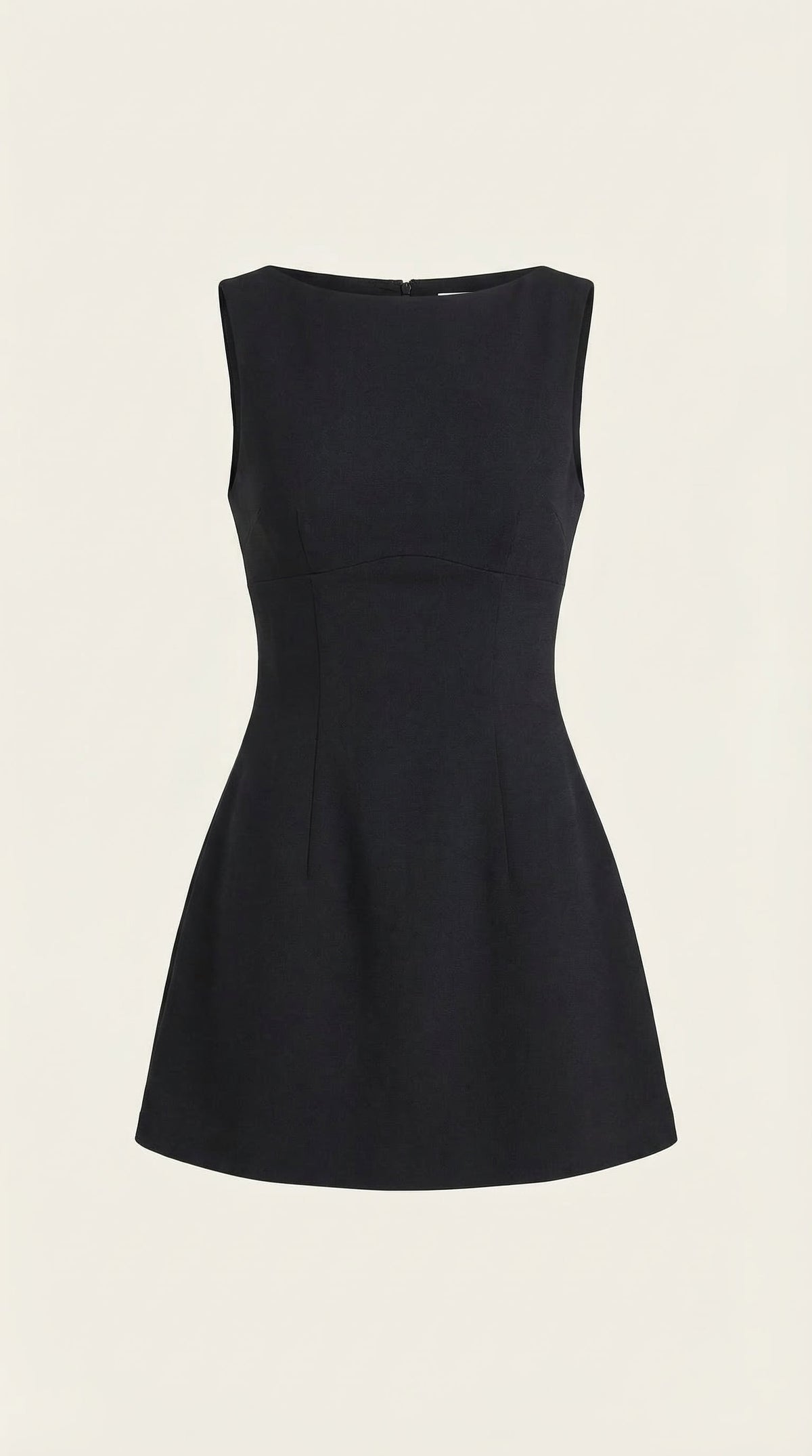 Vestido Corto Helga con Escote Barco