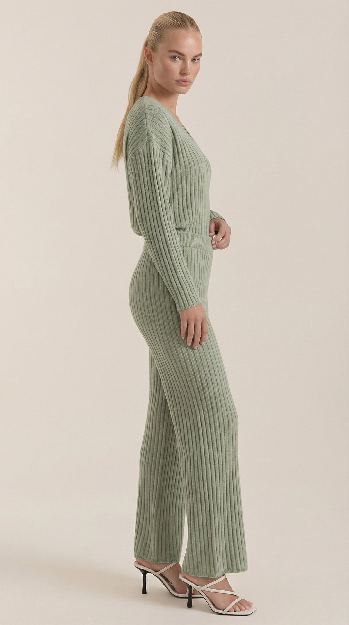 Conjunto de Punto Matilda con Escote en V