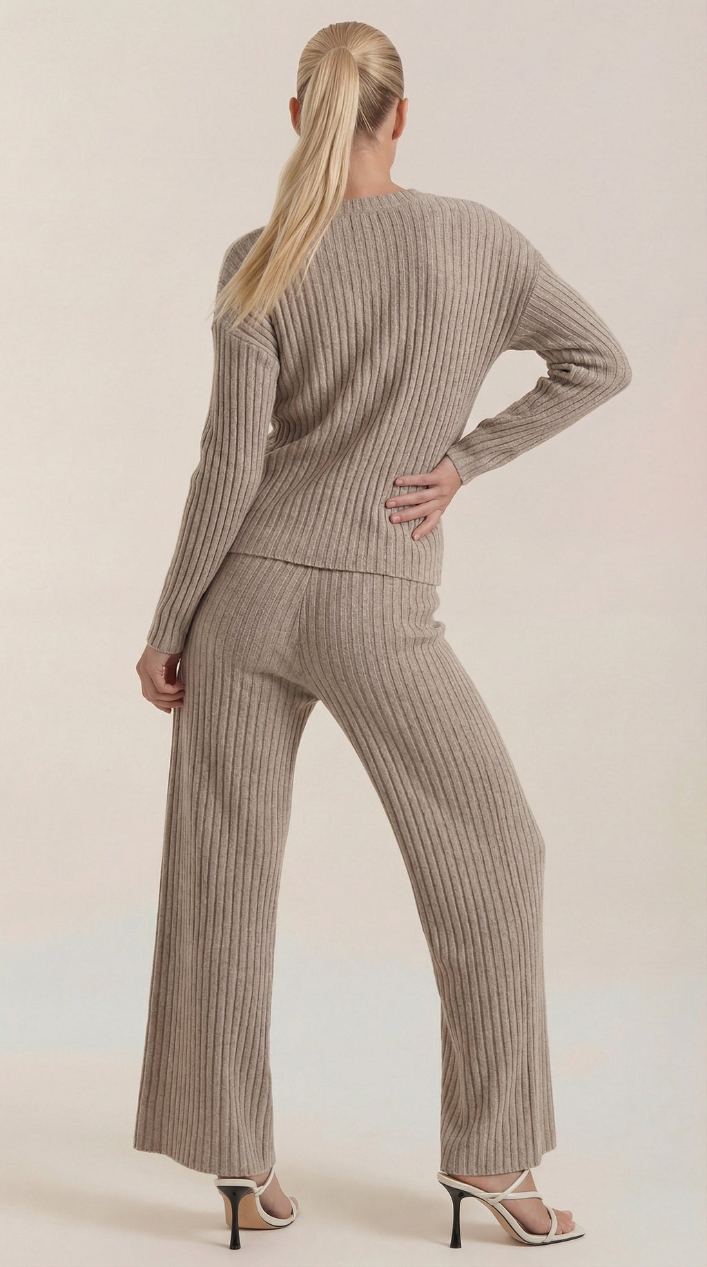 Conjunto de Punto Matilda con Escote en V