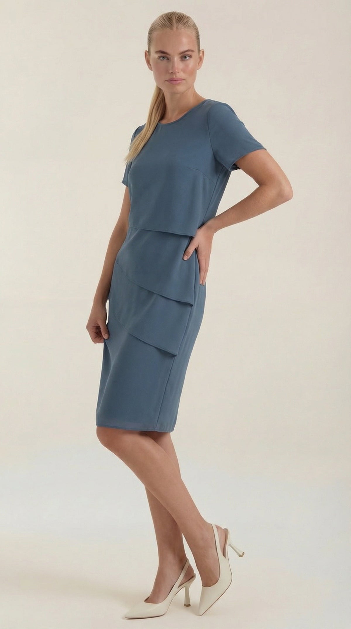 Minivestido Meghan con capas