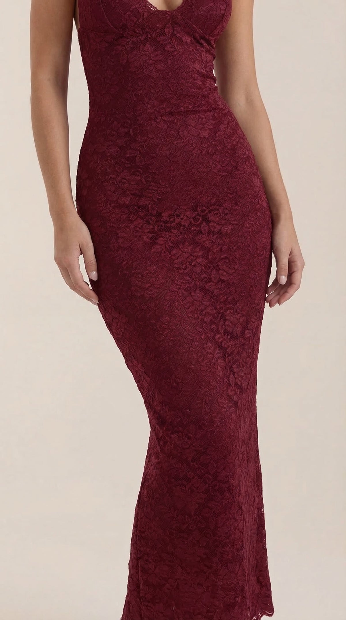 Vestido largo de encaje Halter Roxanne